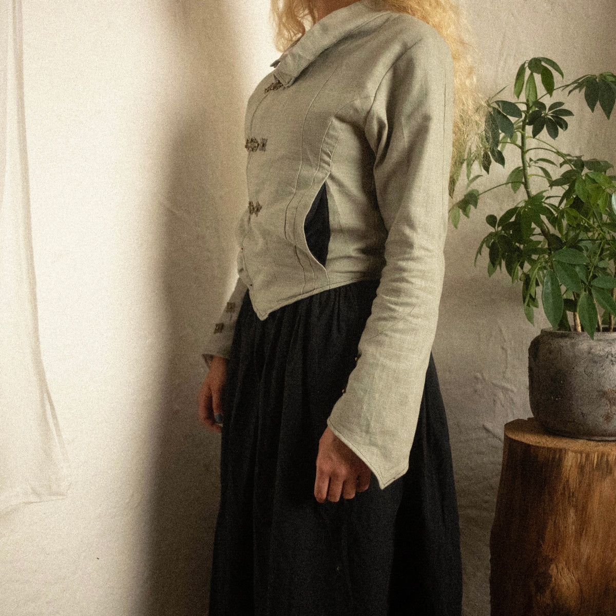 ACANTHUS WOMEN'S ENGLISH LINEN JACKET