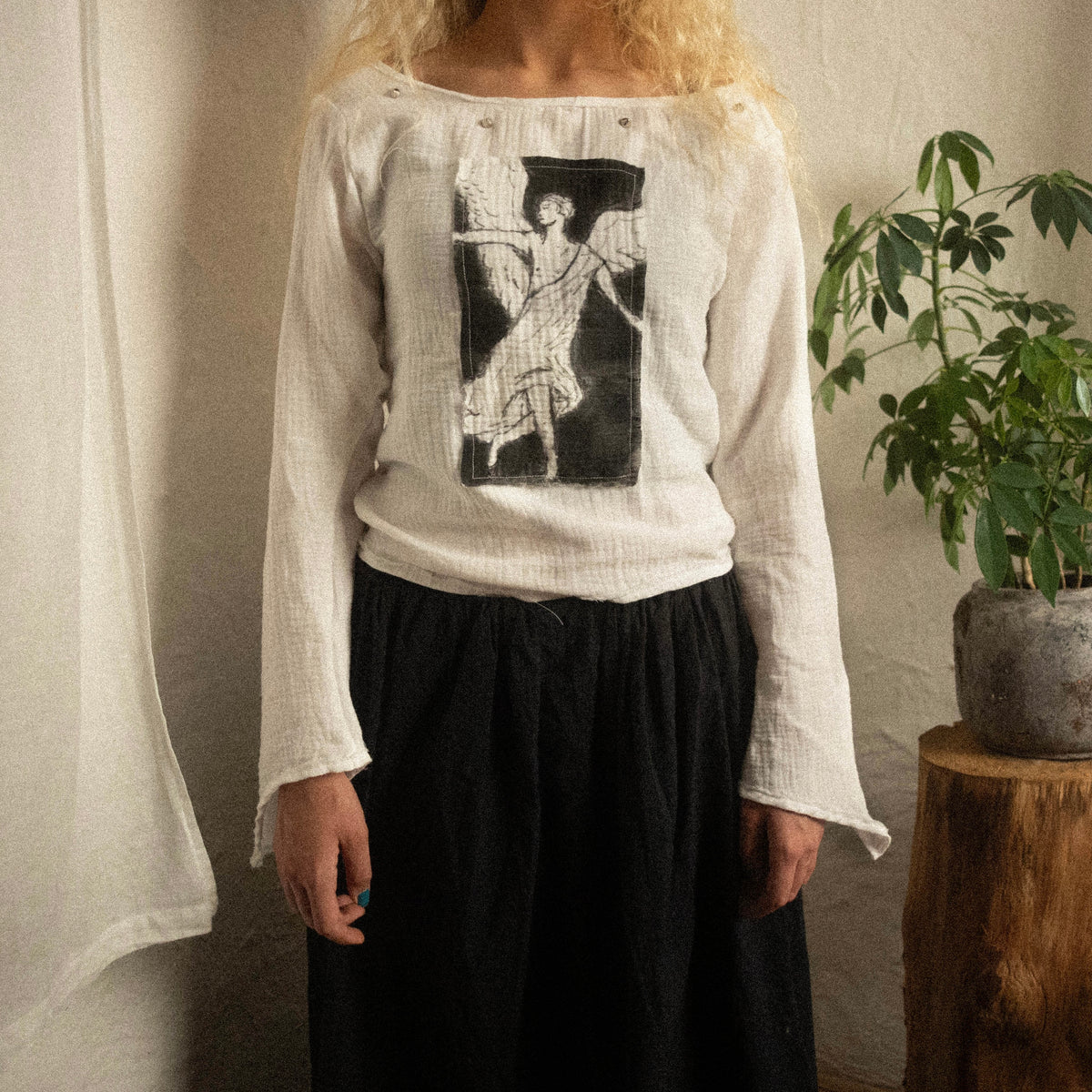 ANGELUS WOMEN'S HAND-PAINTED MUSLIN LONGSLEEVE