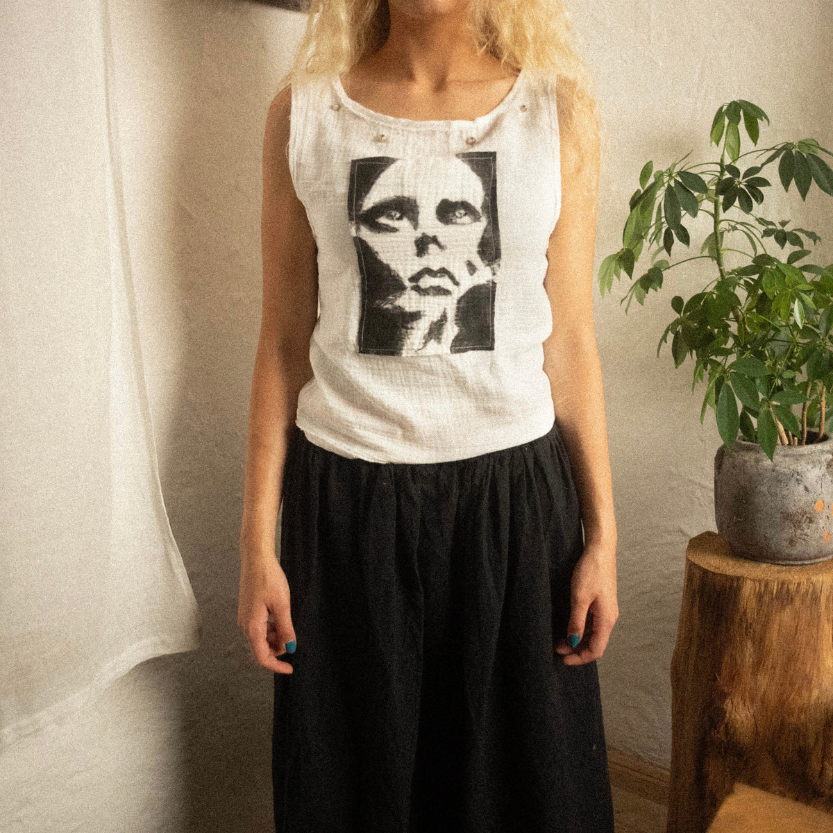 VULTUS WOMEN'S HAND-PAINTED MUSLIN TANK TOP