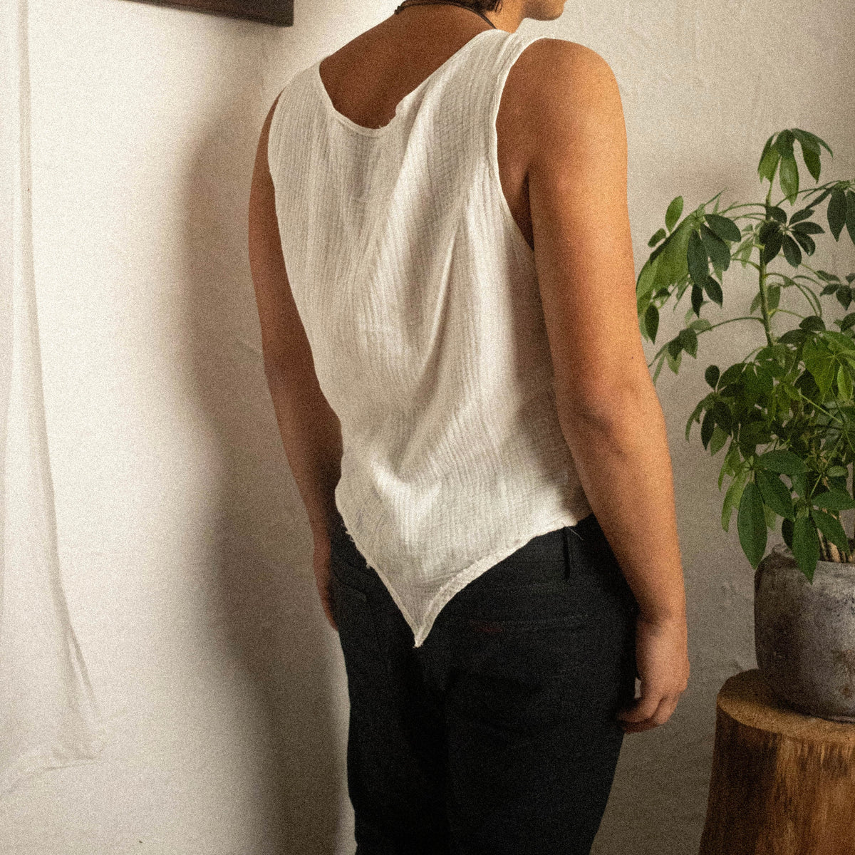 VULTUS MEN'S HAND-PAINTED MUSLIN TANK TOP